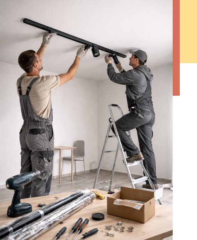 Установка трековых светильников в натяжной потолок в Муравленко от 4497 руб. | ОТДЕЛОЧНИК-Мрв